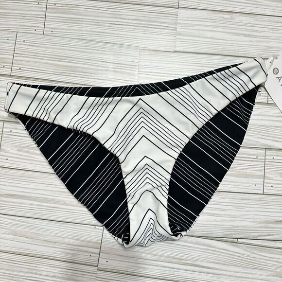 ATHLETA CHEVRON RIVERSIBLE BIKINI BOTTOM LARGE‎ NWT BLACK WHITE UPF 50+ - Picture 3 of 8